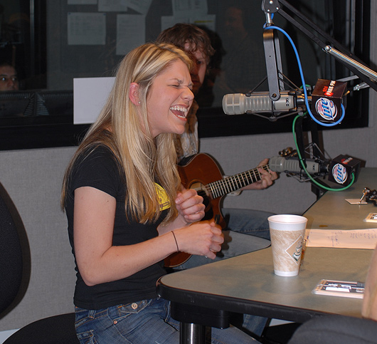 Kari Kimmel photo singing