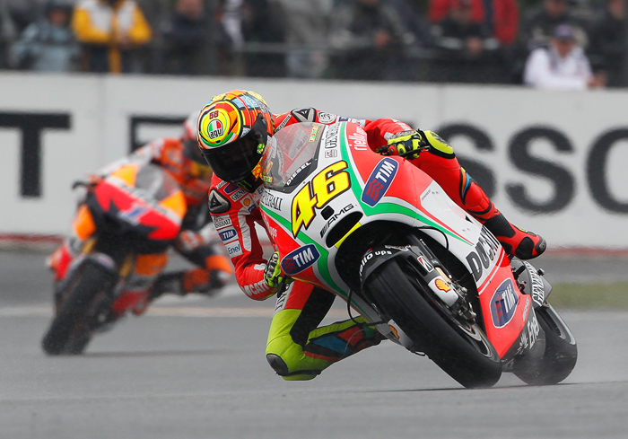 Valention Rossi Casey Stoner battle at le Mans MotoGP