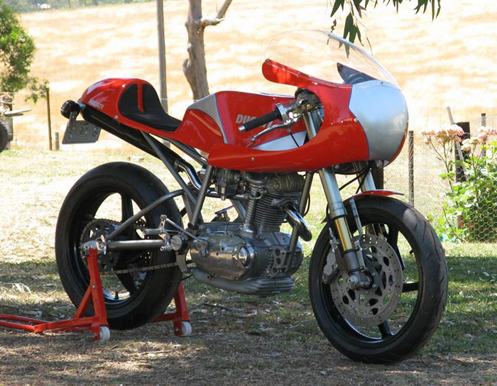 Ducati Desmo single cylsiner 450cc  Cafe Racer