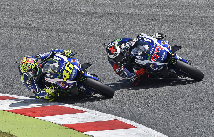 Mugello MotoGP Lorenzo Marquez action finsih last lap