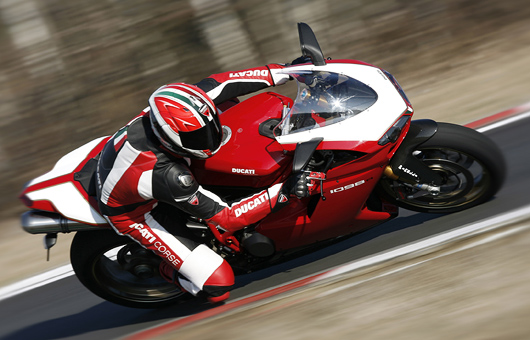 Ducati 1098R superbike photo test