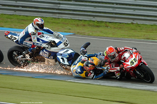 Lausits Ring World Superbike crash Troy Corser, James Tosleland, Noriyuki Haga