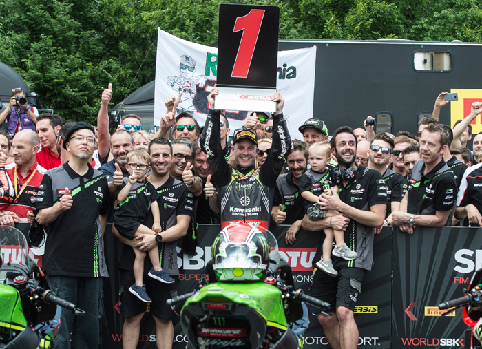 Jonthan Rea, Chaz Davies, Xavu Fores, Buriram Thailand SBK World Superbike podium, Fast Dates